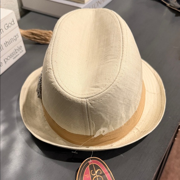 Scala Cream and Tan fedora with Floral Detail - Picture 3 of 6